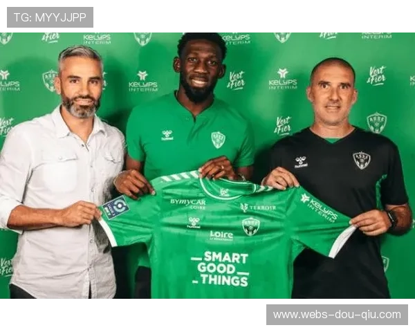 深圳新鹏城法国后卫巴蒂班西卡加盟，防线升级