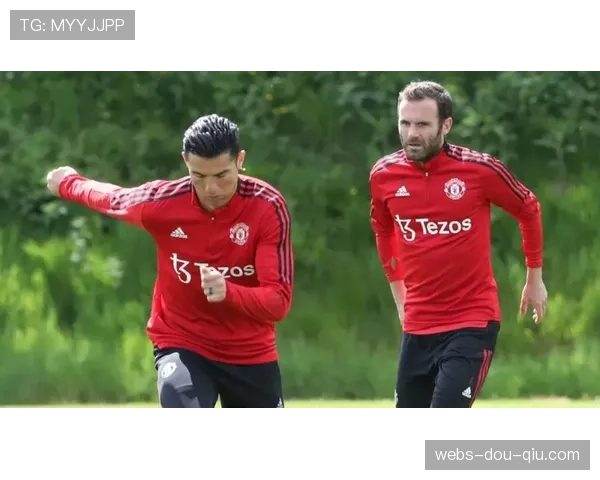 观点：曼联“B2B中场”稀缺问题暴露，滕哈赫的建队思路受质疑